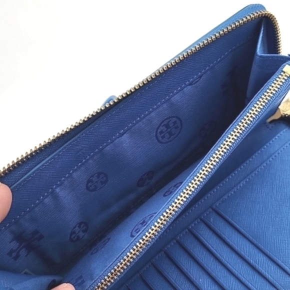 Tory Burch Wallet Wristlet Robinson Continental Leather Royal Blue Zip Around - Picture 10 of 14
